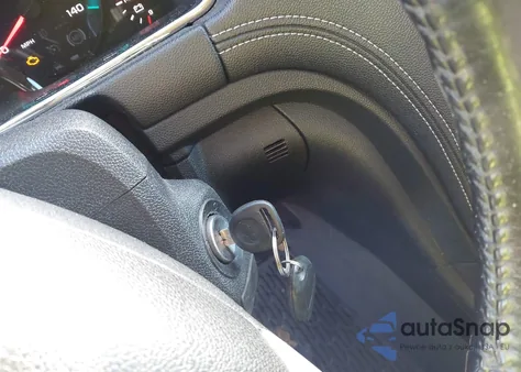 2015 Chevrolet Traverse 1Lt z USA, uszkodzony, nr VIN 1GNKVGKD5FJ192321